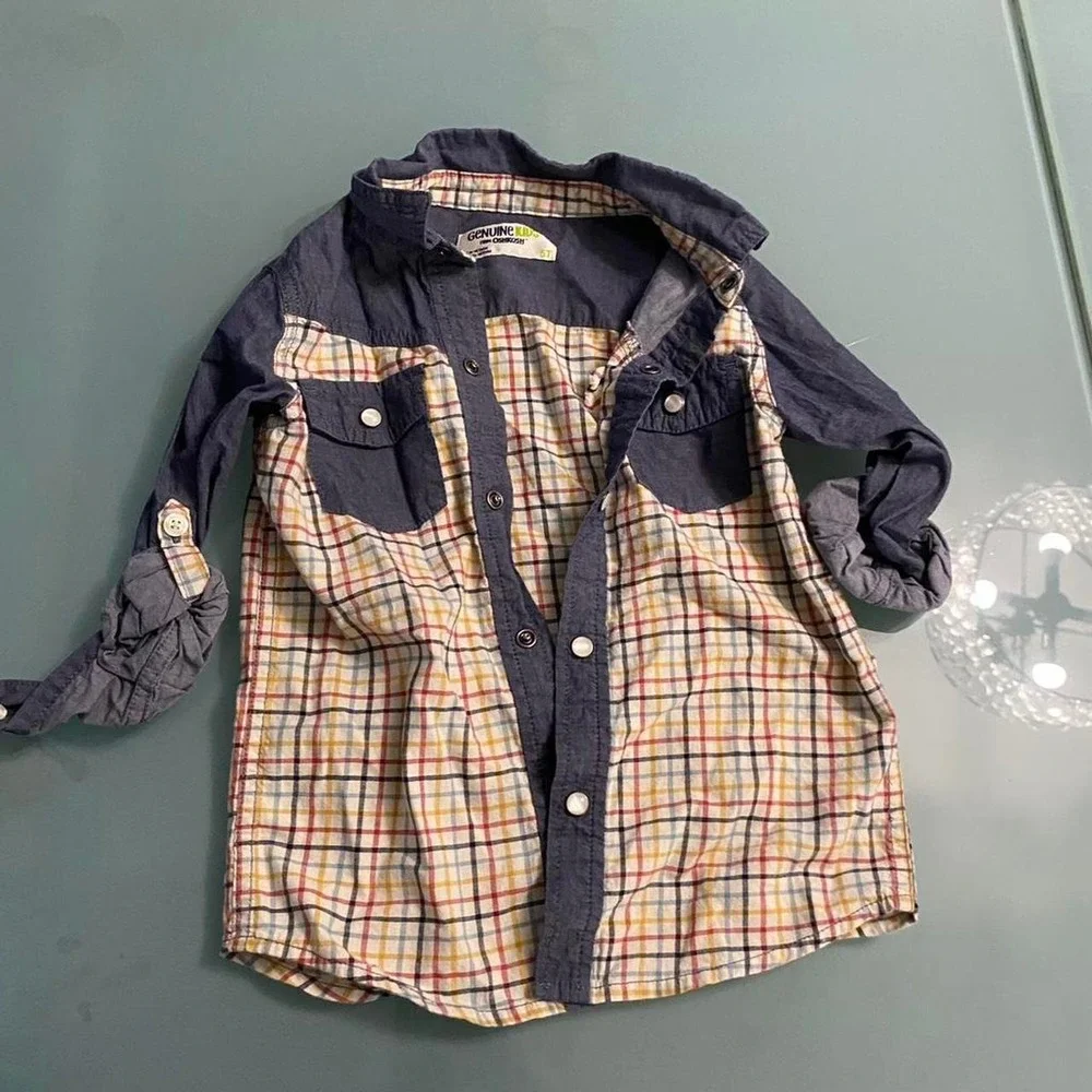 Bottom up shirt for little boys size 5T by OshKosh